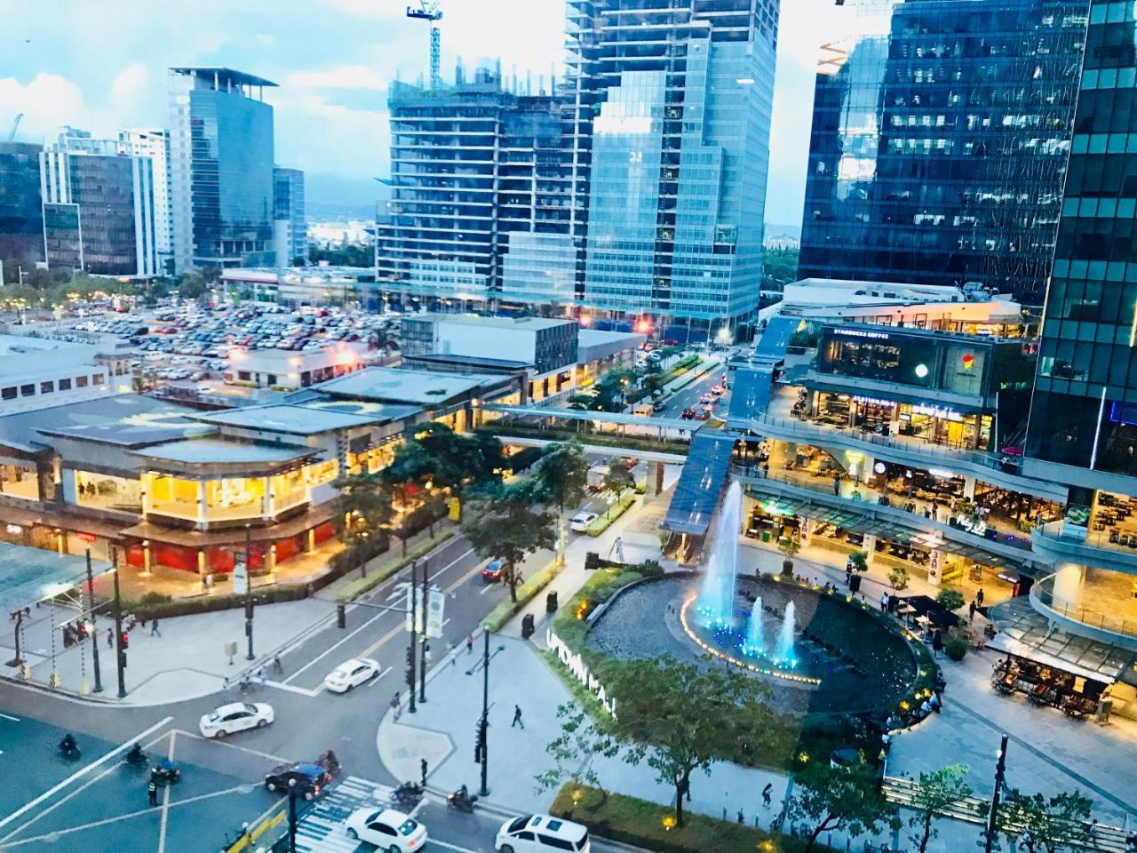 One Uptown Residence Bgc Pateros Esterno foto