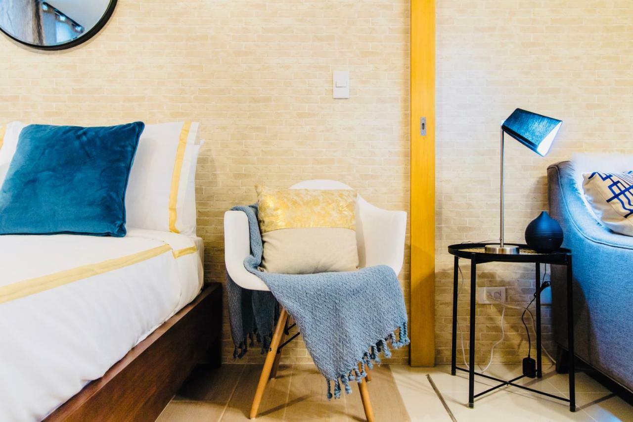 One Uptown Residence Bgc Pateros Esterno foto