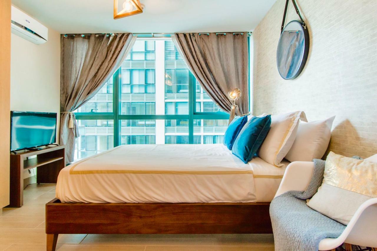 One Uptown Residence Bgc Pateros Esterno foto
