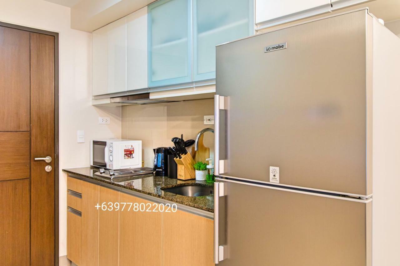 One Uptown Residence Bgc Pateros Esterno foto
