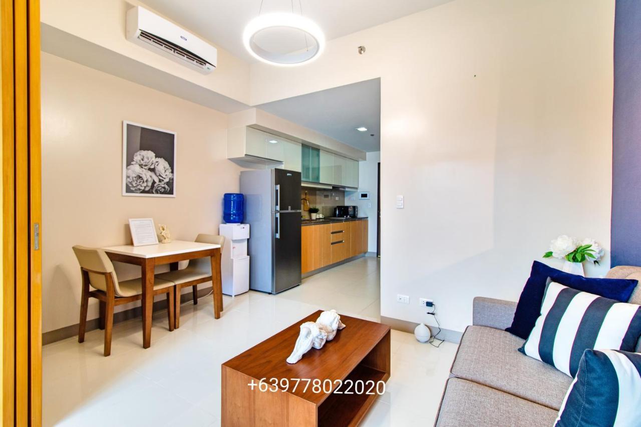 One Uptown Residence Bgc Pateros Esterno foto